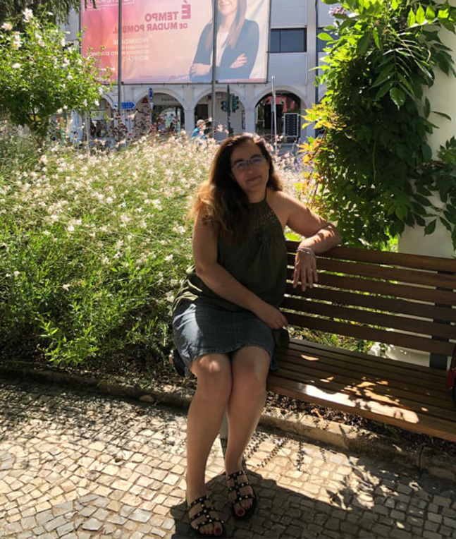 Portrait de Karla Ribeiro au soleil